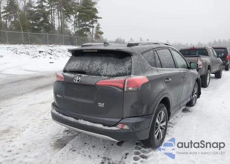 2018 Toyota Rav4 Xle z USA, uszkodzony, nr VIN JTMRFREV7JJ187618